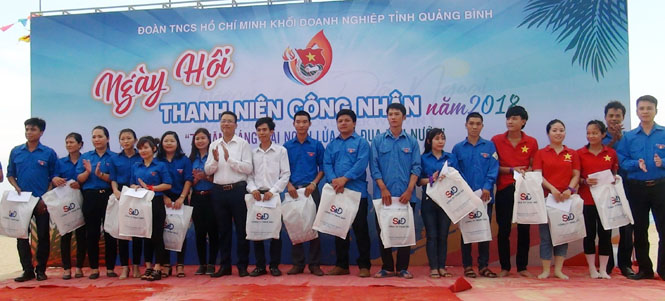 Ngày hội thanh niên công nhân