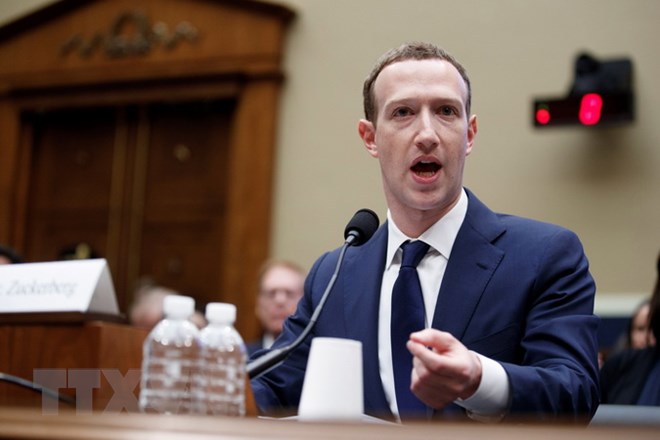 CEO Facebook Mark Zuckerberg xin lỗi trước Nghị viện châu Âu