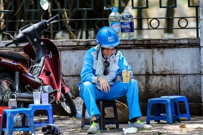 Thanh Hóa đến Thừa Thiên-Huế ngày nắng nóng, chiều tối và đêm có mưa rào và dông vài nơi