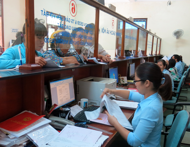 Chấm điểm cán bộ, tăng sự hài lòng của người dân