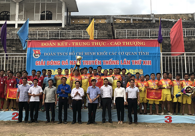 Giải bóng đá nam truyền thống Đoàn khối các cơ quan tỉnh lần thứ XIII kết thúc tốt đẹp