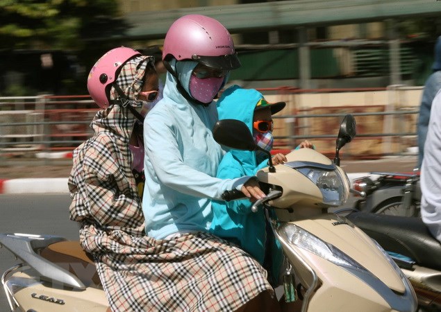 Dự báo còn nhiều đợt nắng nóng và bão trong tháng Bảy