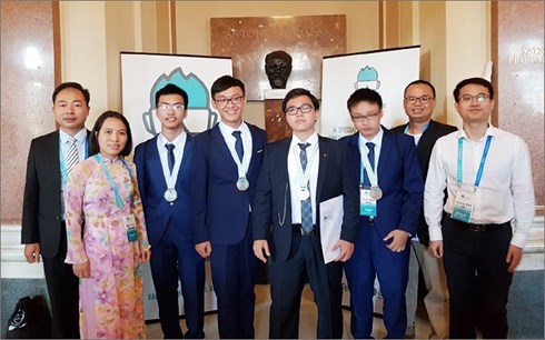 4 học sinh Việt Nam đều đoạt huy chương Olympic Hoá học Quốc tế 2018