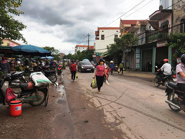 Đường biến thành chợ