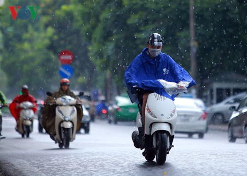 Thời tiết hôm nay: Mưa dông trên cả nước