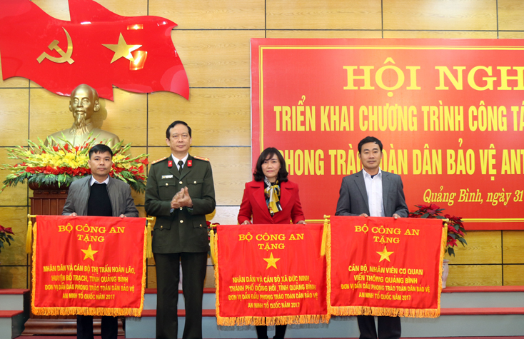 Đưa phong trào toàn dân bảo vệ an ninh Tổ quốc đi vào chiều sâu