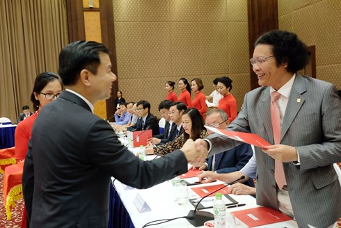 Hợp tác với 50 đại học, Vingroup hướng tới mô hình tập đoàn công nghệ