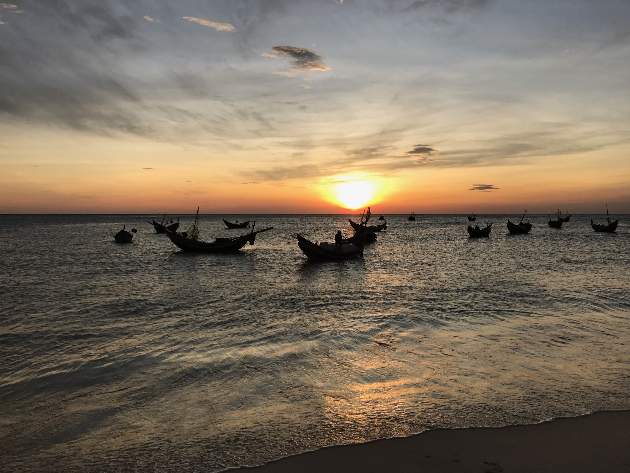 11 chỉ tiêu trong mẫu nước biển ven bờ an toàn