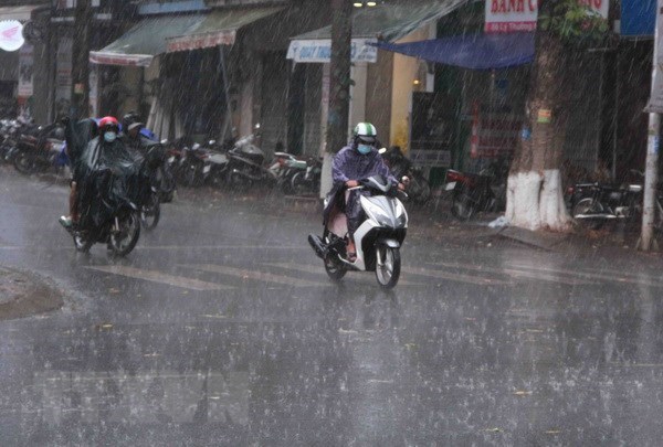 Thanh Hóa đến Thừa Thiên-Huế ngày nắng nóng, chiều tối và đêm có mưa rào và dông vài nơi