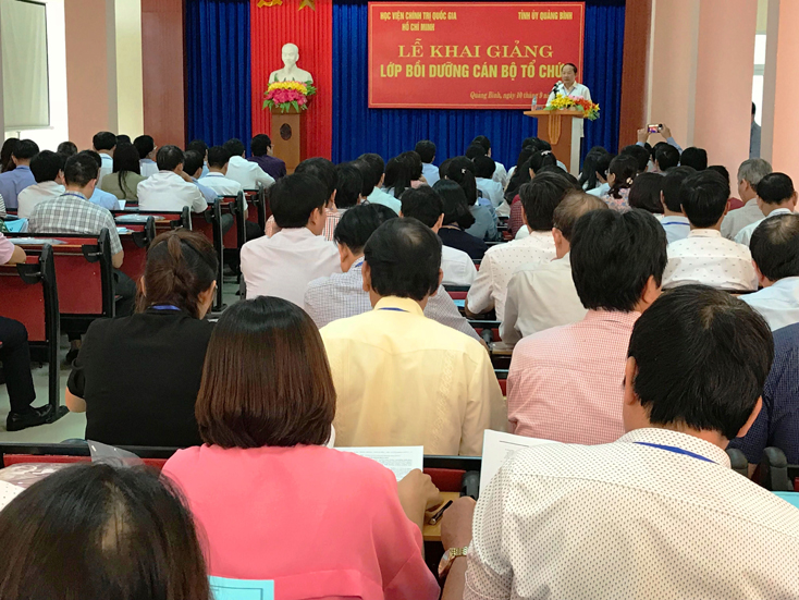 Khai giảng lớp bồi dưỡng kiến thức công tác tổ chức