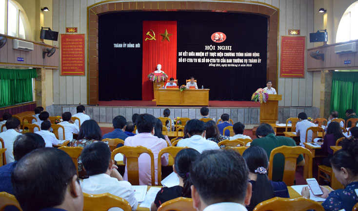 TP. Đồng Hới: Phát triển kết cấu hạ tầng và đổi mới công tác cán bộ