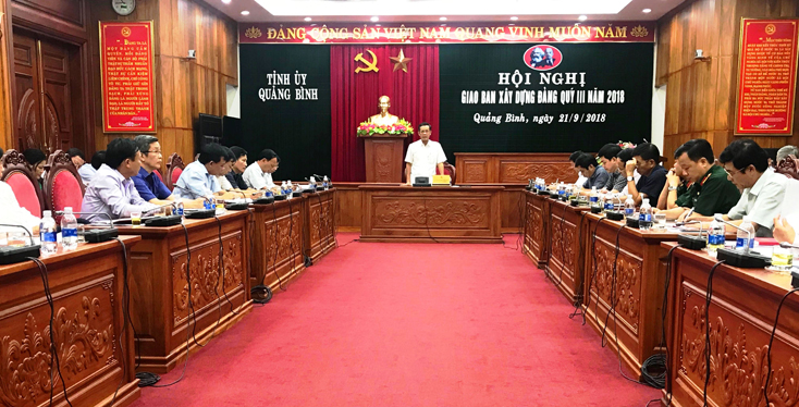 Tập trung lãnh đạo, chỉ đạo công tác xây dựng Đảng trên các mặt chính trị, tư tưởng và tổ chức