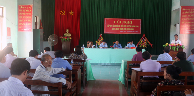 Đoàn đại biểu Quốc hội tỉnh tiếp xúc cử tri trước kỳ họp thứ 6