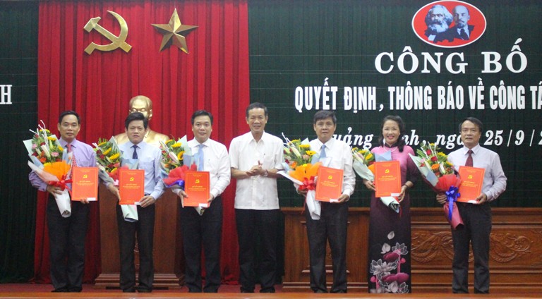 Thường trực Tỉnh uỷ: Công bố, trao quyết định cho các cán bộ chủ chốt