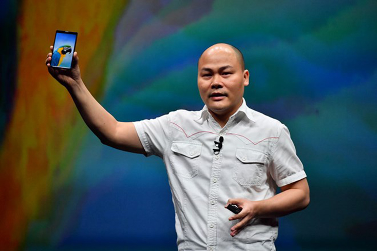Bkav công bố smartphone không "virus,' màn hình tràn đáy