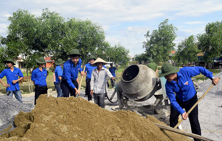 Thị đoàn Ba Đồn:  Sôi nổi các hoạt động tình nguyện thiết thực