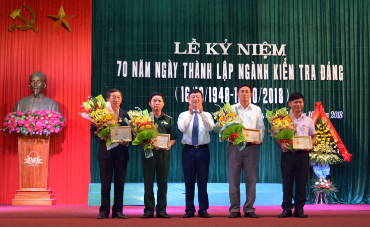 Bố Trạch: Tích cực đổi mới phương pháp, thực hiện hiệu quả công tác kiểm tra Đảng