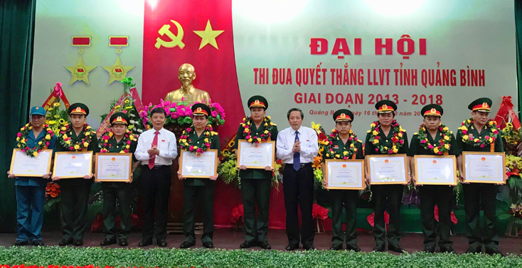 Đẩy mạnh phong trào thi đua quyết thắng trong lực lượng vũ trang tỉnh