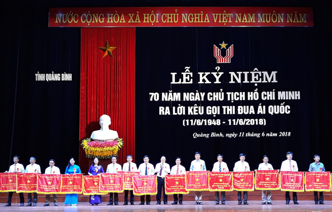 542 tập thể, cá nhân được tặng thưởng các danh hiệu thi đua