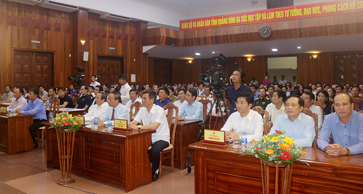 Phát động chương trình "Chung tay vì người nghèo" năm 2018