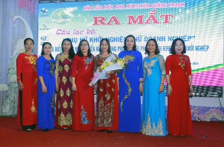 Ra mắt Câu lạc bộ "Phụ nữ khởi nghiệp-nữ doanh nghiệp" và tuyên dương phụ nữ điển hình tiên tiến