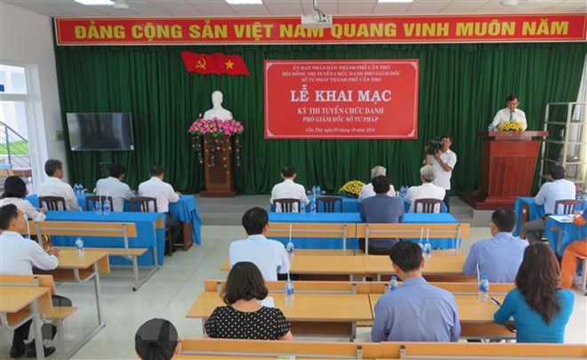 Sẽ triển khai thí điểm tập sự nữ thứ trưởng dưới 40 tuổi