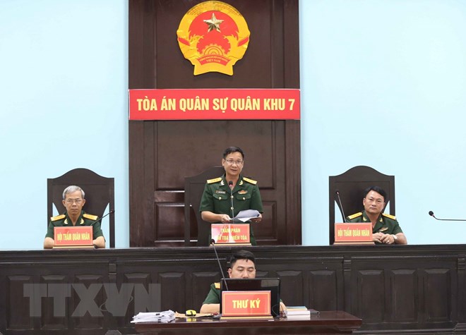 Ban hành nghị quyết thành lập Tòa án quân sự quân khu và tương đương