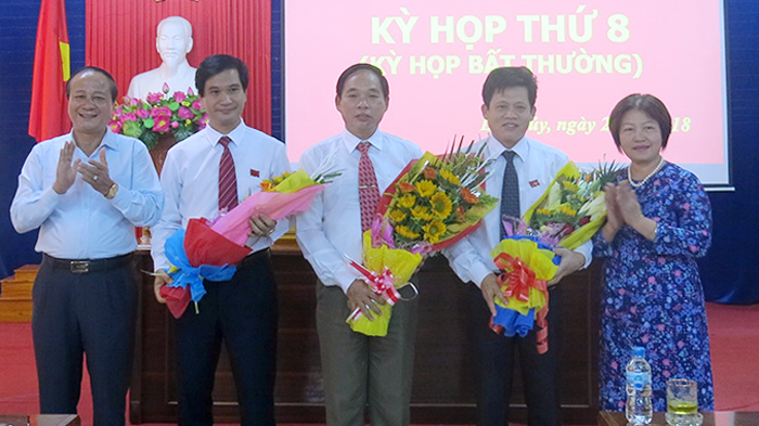 Bầu bổ sung chức danh Chủ tịch HĐND và UBND huyện Lệ Thủy