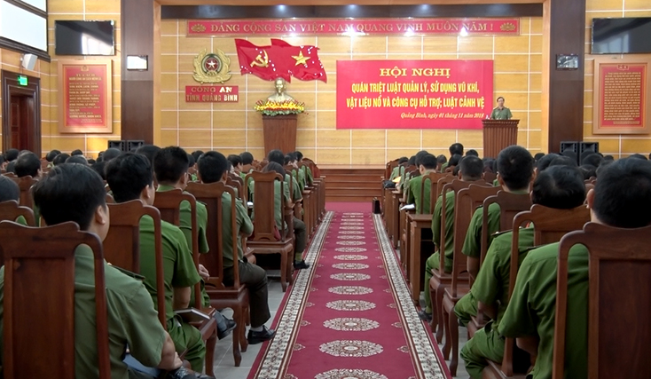 Quán triệt Luật Quản lý, sử dụng vũ khí, vật liệu nổ và công cụ hỗ trợ; Luật Cảnh vệ