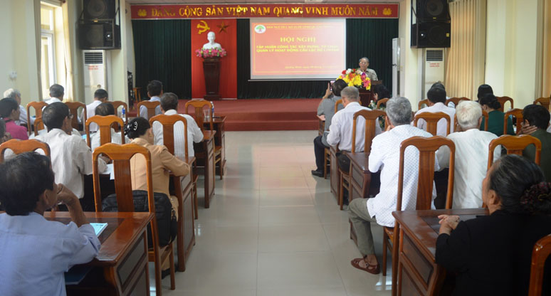Tập huấn quản lý mô hình liên thế hệ tự giúp nhau