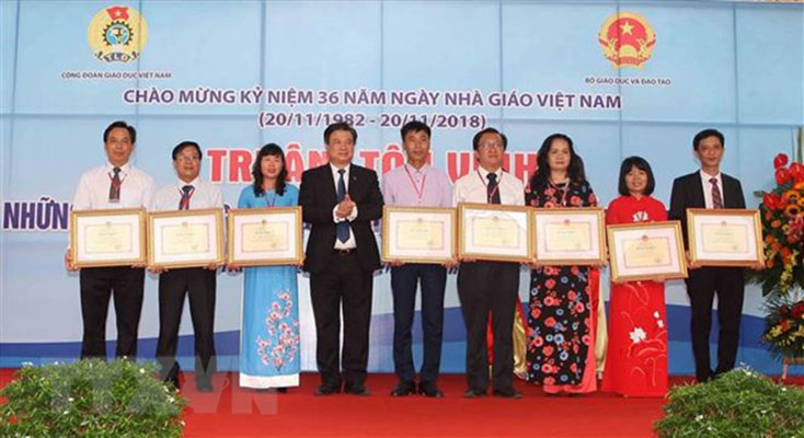 183 nhà giáo tiêu biểu và những câu chuyện cảm động về nghề