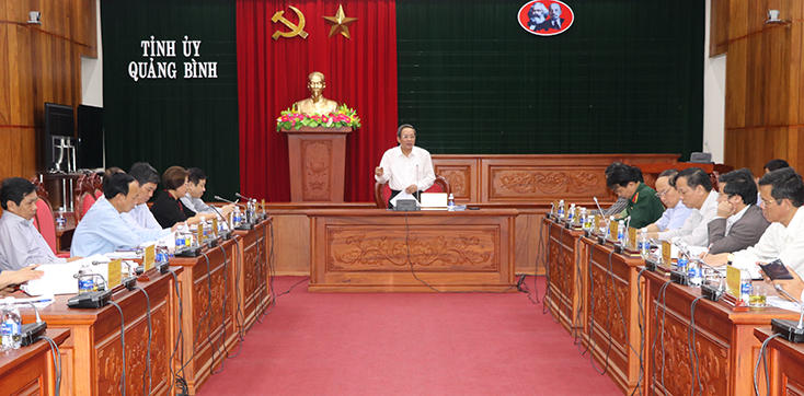 Tập trung thảo luận về tình hình kinh tế-xã hội và công tác xây dựng Đảng