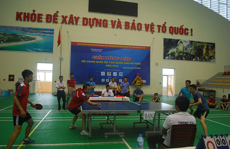 Hấp dẫn giải bóng bàn Hội Doanh nghiệp trẻ mở rộng
