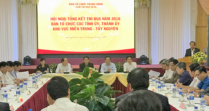 Ban Tổ chức các Tỉnh ủy, Thành ủy khu vực miền Trung-Tây Nguyên ký kết giao ước thi đua