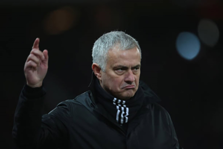 MU sa thải HLV Mourinho