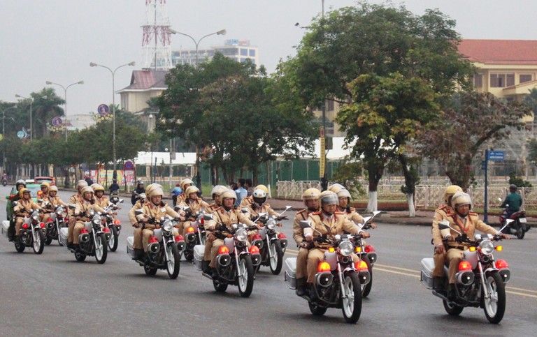 Năm ATGT 2019: "An toàn giao thông cho hành khách và người đi mô tô, xe máy"