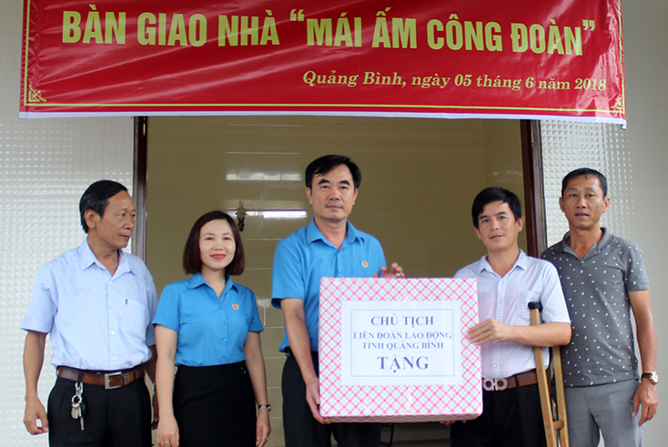 Công đoàn Quảng Bình:  Chăm lo người lao động