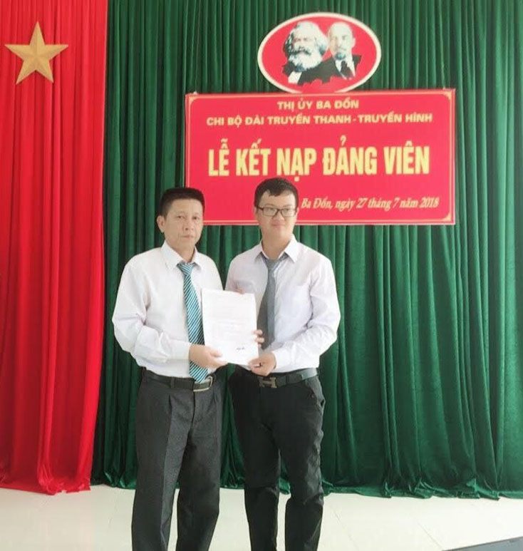 Toàn tỉnh kết nạp được 2.218 đảng viên mới