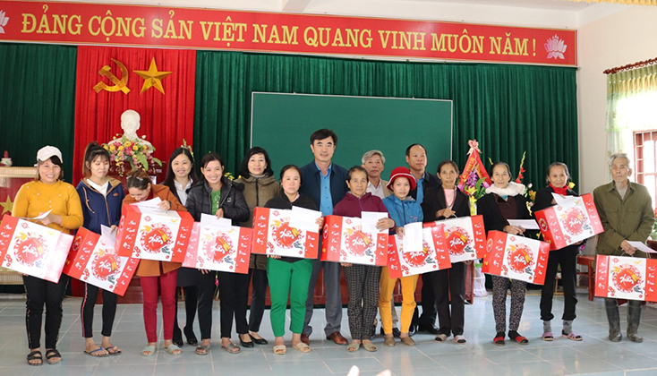 "Tết sum vầy"