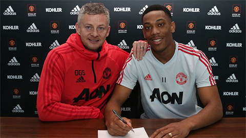 M.U "trói" chân Martial tới năm 2024