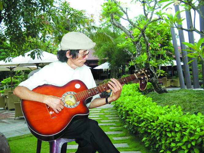Chuyện chưa kể về "Tình ta biển bạc đồng xanh"