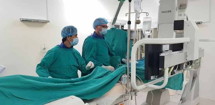 "Tình yêu làm đất lạ hóa quê hương"