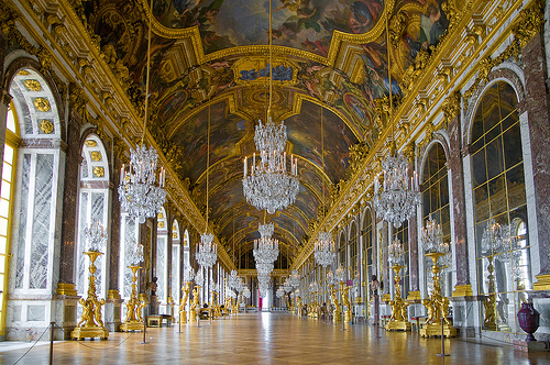 Sau 4 thế kỷ, cung điện Versailles mới nhận khối cẩm thạch đã đặt hàng