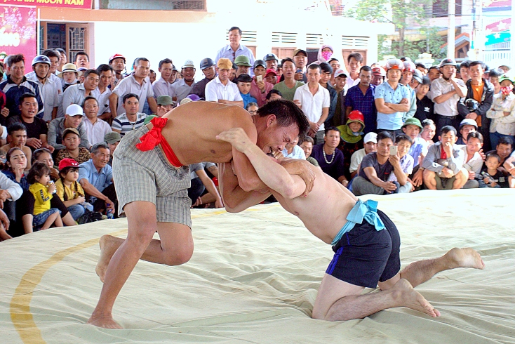 Hội vật đầu xuân 2019 của người dân Ba Đồn