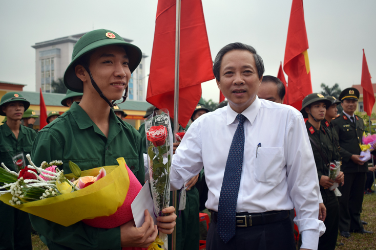 Các địa phương long trọng tổ chức lễ giao, nhận quân năm 2019