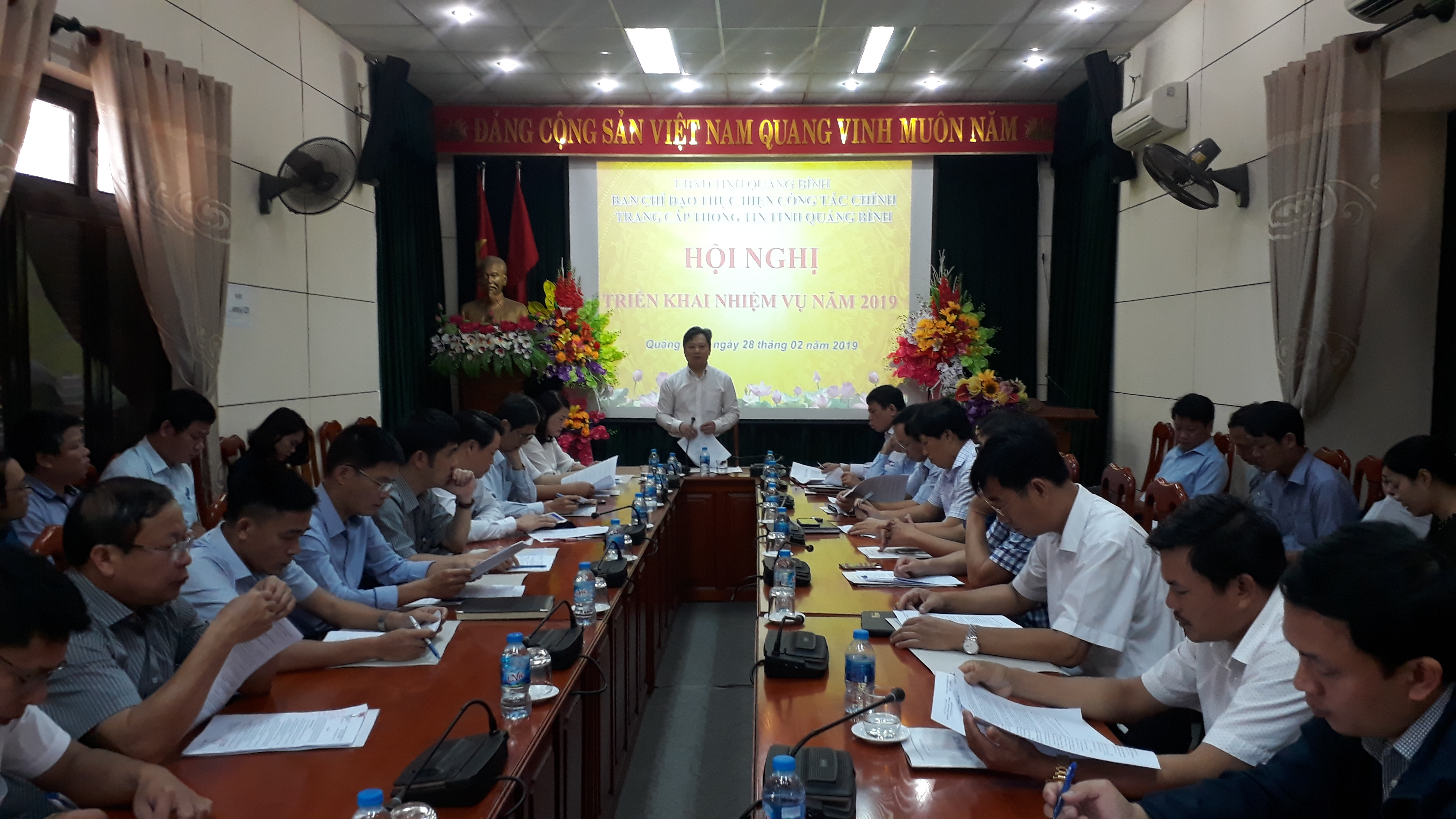 Tháo gỡ khó khăn, đẩy mạnh chỉnh trang cáp thông tin