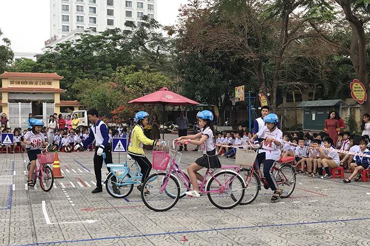 "An toàn giao thông cho nụ cười trẻ thơ"
