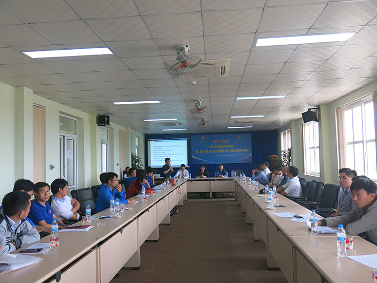 Kết nối công tác Đoàn giữa Đại học Huế và các trường THPT trên địa bàn tỉnh