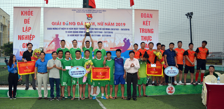 Bế mạc giải bóng đá nam, nữ thanh niên Khối Doanh nghiệp