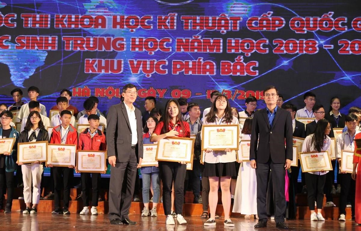 Nghiên cứu bỏ chế độ cộng điểm với cuộc thi Khoa học kỹ thuật